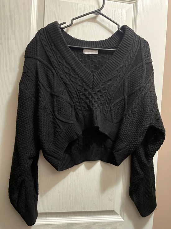OAK + FORT Sweaters - OAK + FORT Black V-Neck Cable Knit Cropped Sweater
